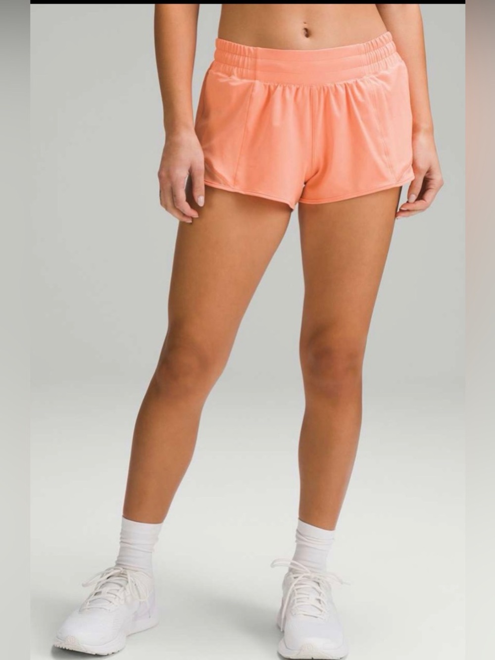 lululemon athletica Hotty Hot low rise 2.5 in. Size 6- Coral Kiss